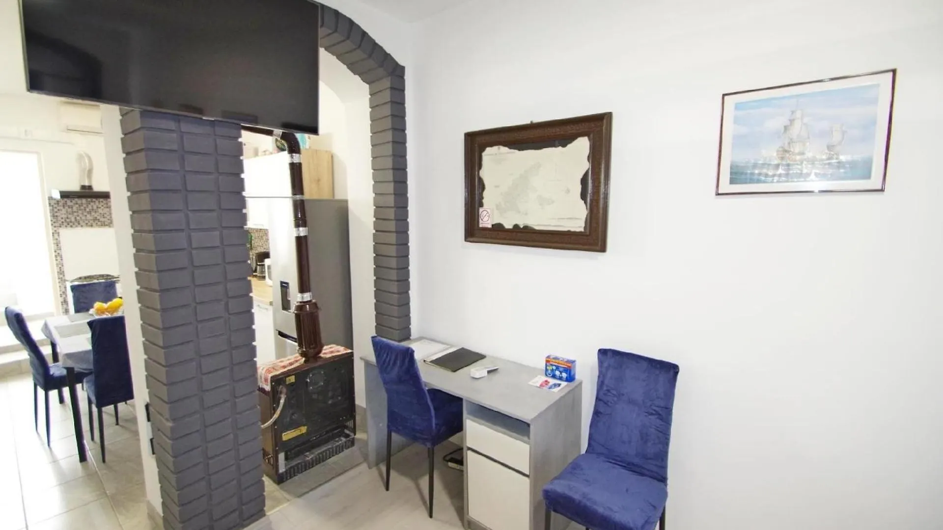 Ferienwohnung Fuer 6 Personen Ca 100 M In Pula, Istrien Pula Und Umgebung 0*,  Croatia